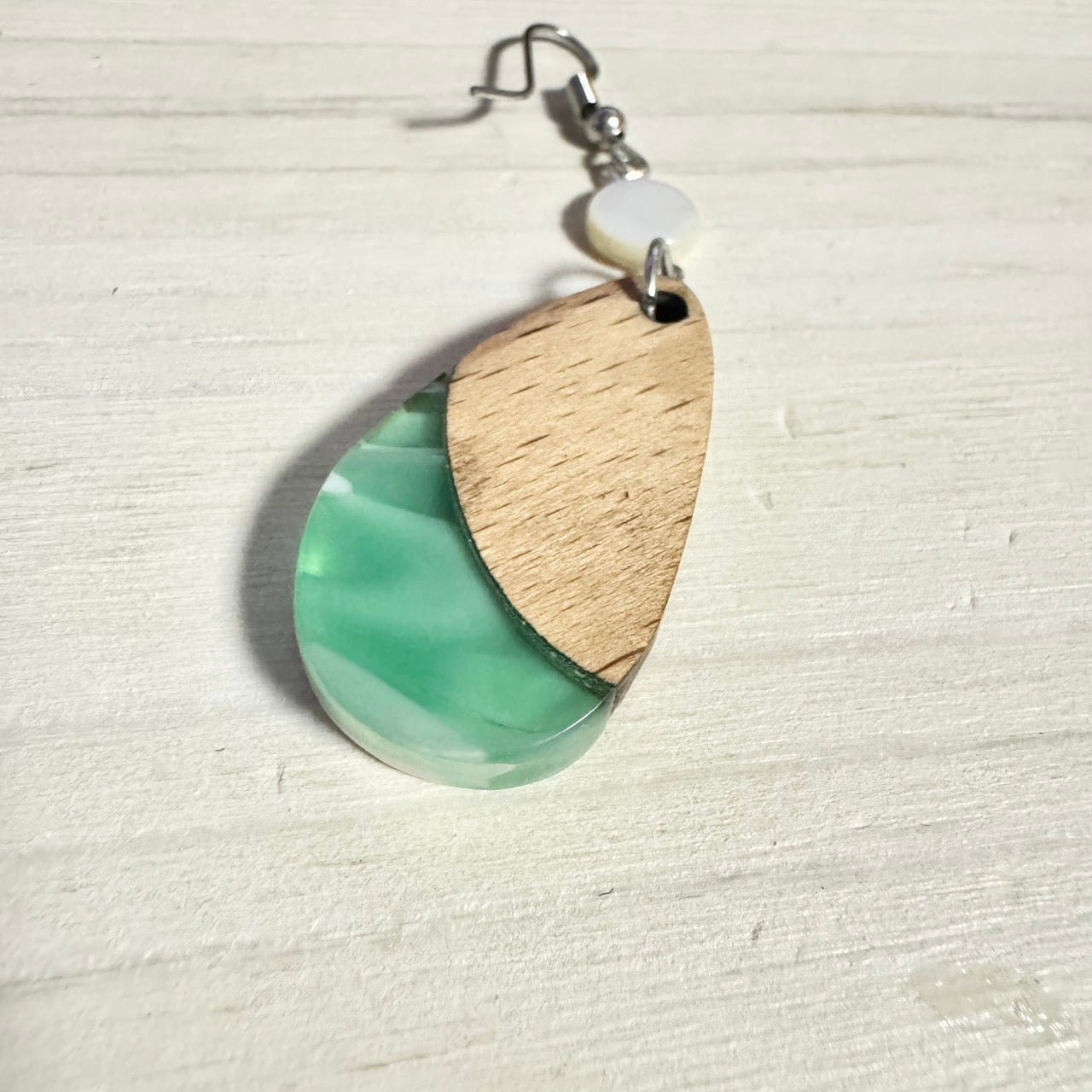 HAWAIIAN EARRINGS WOOD PLUMERIA BLUE