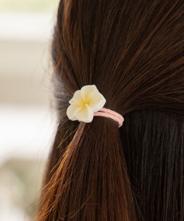 プルメリア ヘアゴム｜ハワイアン フラワー 髪ゴム 花モチーフ