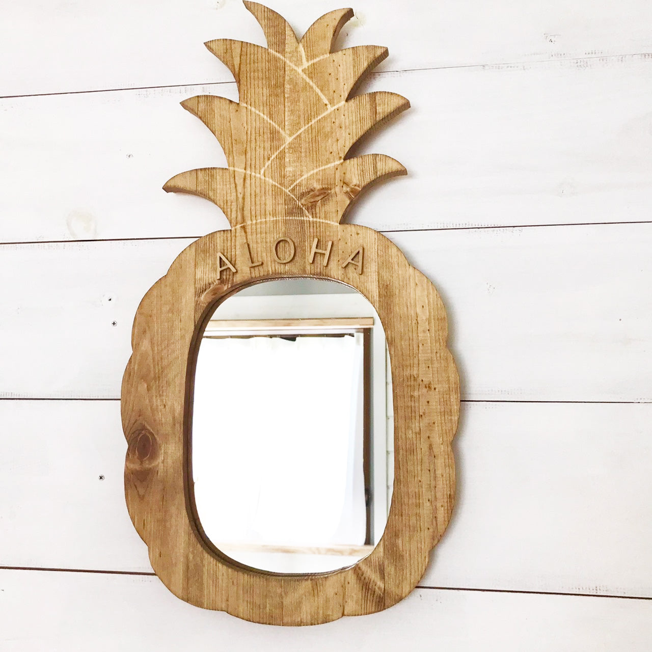 WOOD PINEAPPLE MIRROR NATURAL