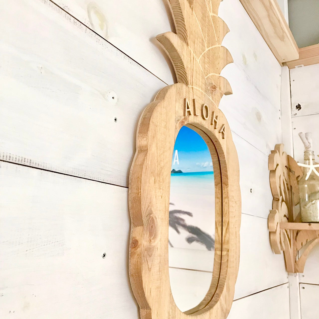 WOOD PINEAPPLE MIRROR NATURAL