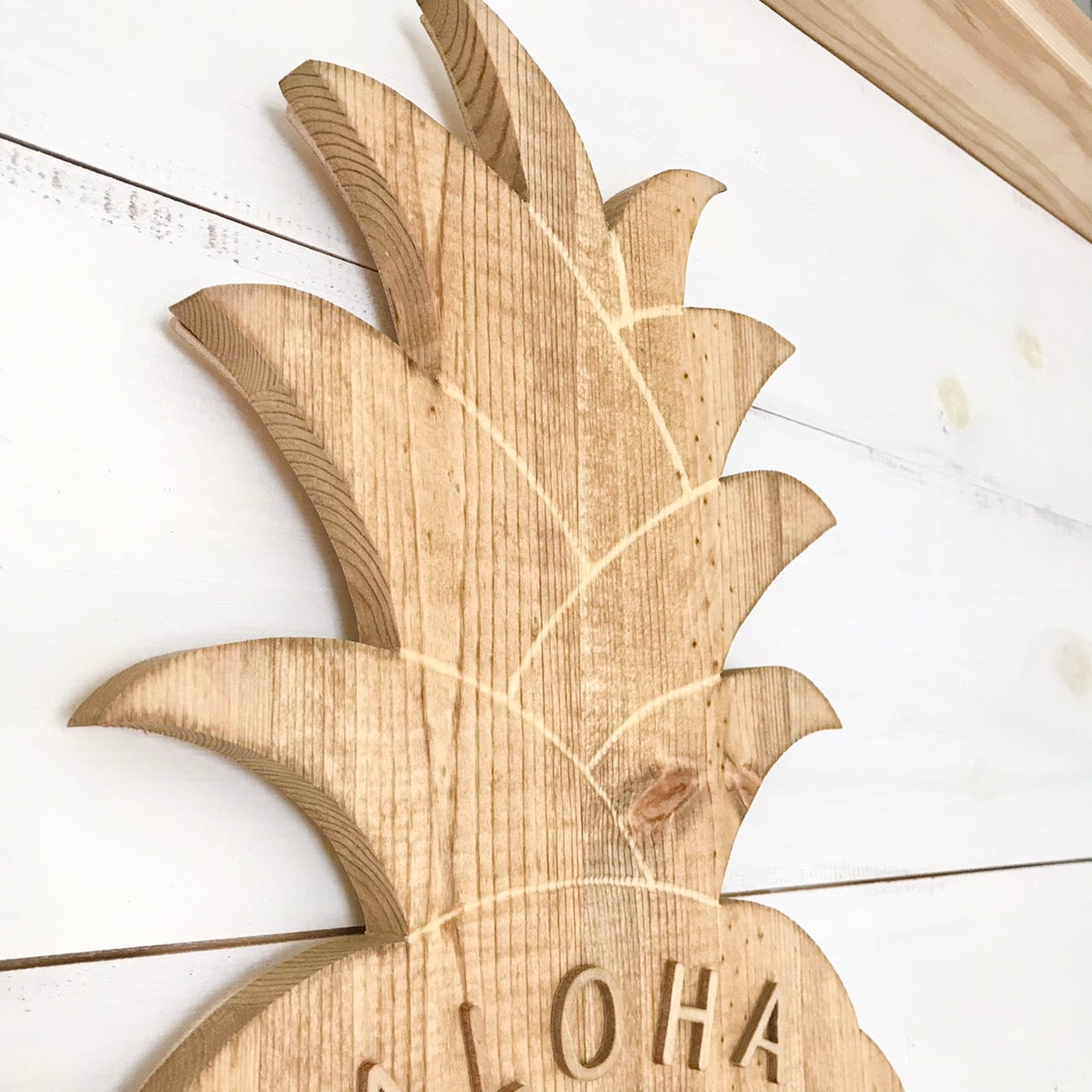 WOOD PINEAPPLE MIRROR NATURAL
