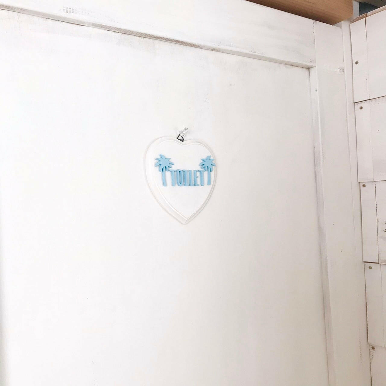 HEART TOILET SIGN PLATE white-bl