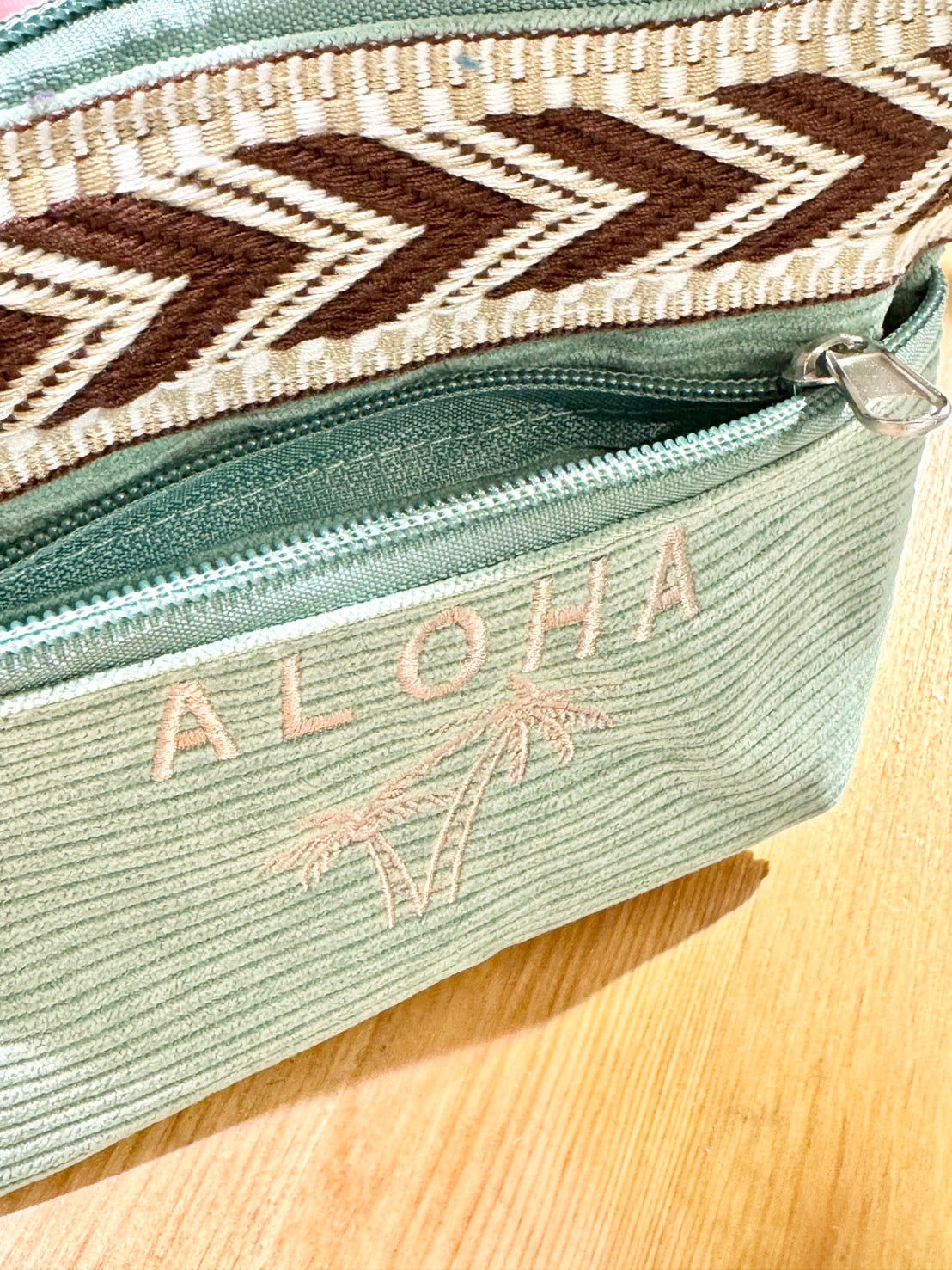 HAWAIIAN POUCH KAILA GREEN