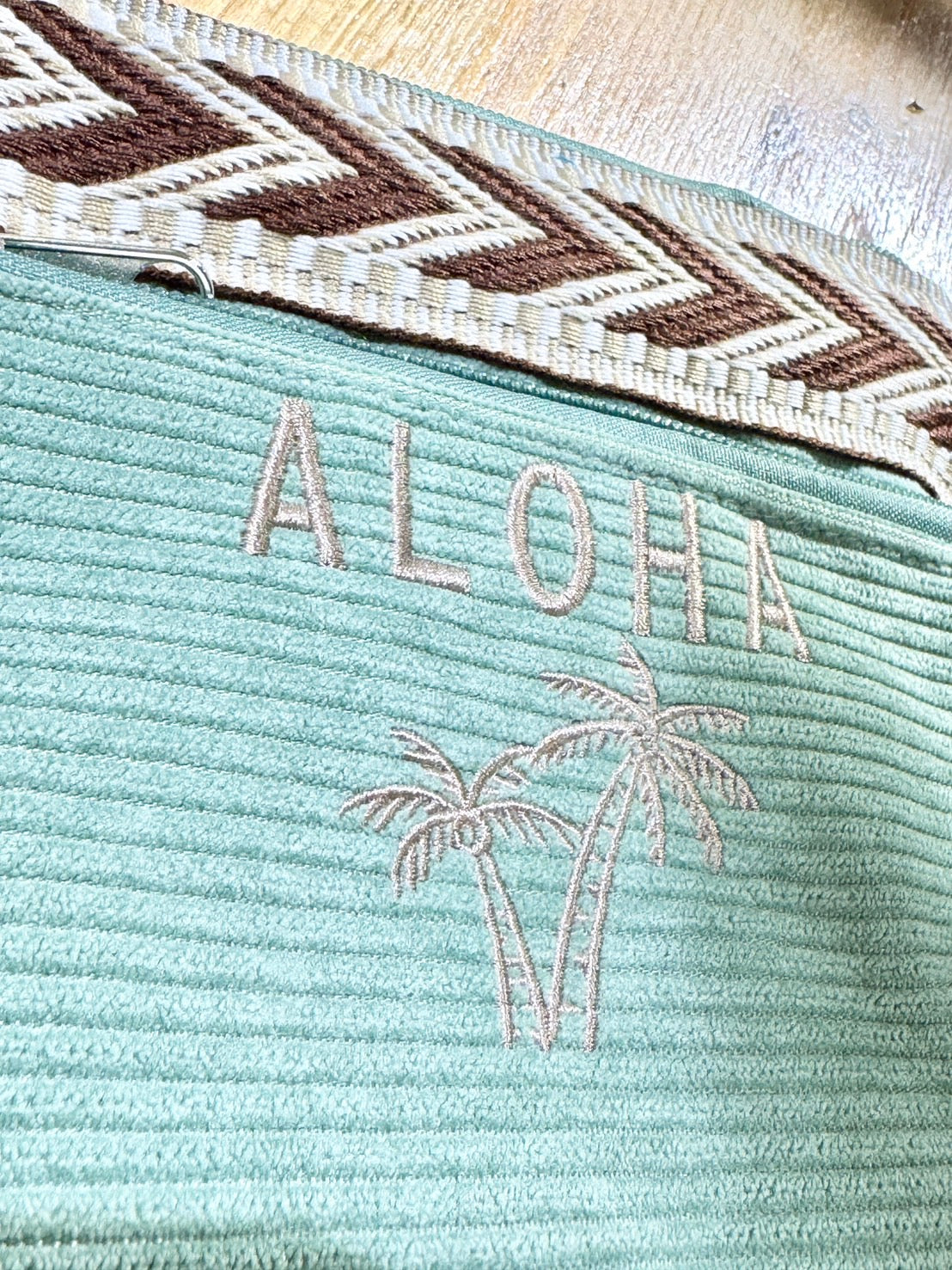 HAWAIIAN POUCH KAILA GREEN