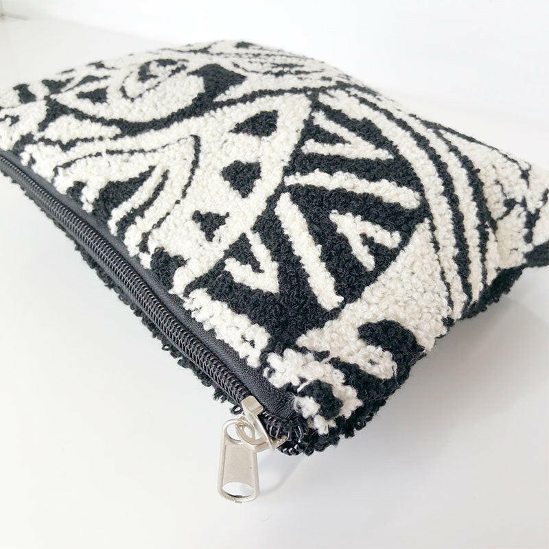 HAWAIIAN SAGARA POUCH TRIBAL