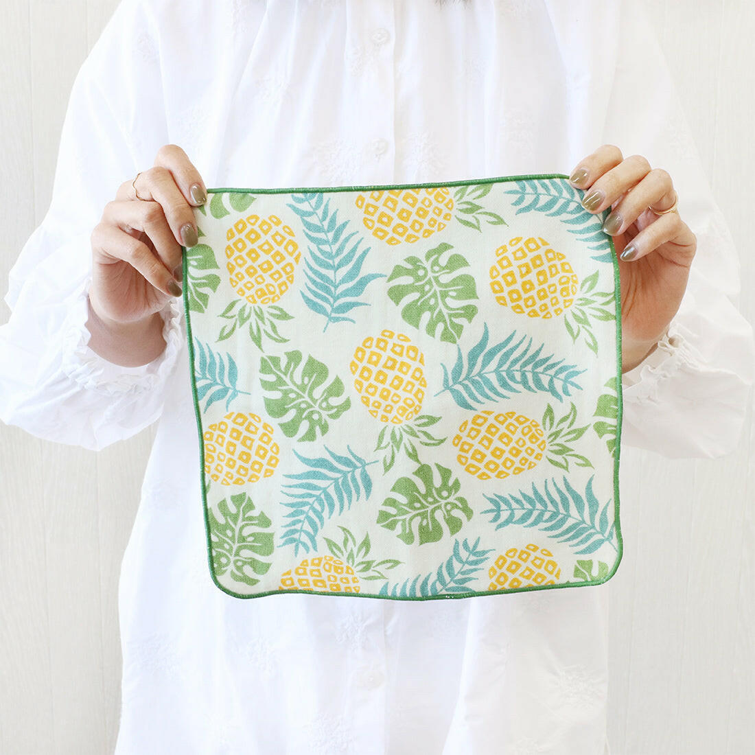 GAUZE HAND KERCHIEF　PINEAPPLE