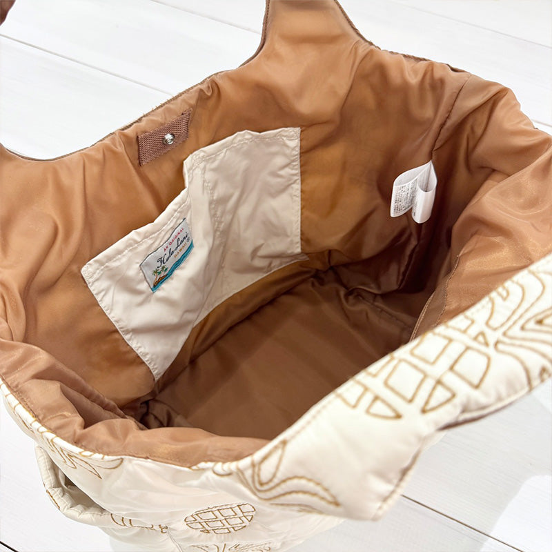 中綿キルティング刺繍トートバッグ サイドポケット・内ポケット付き