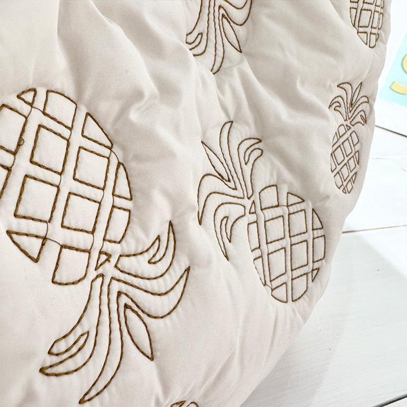 中綿キルティング刺繍トートバッグ サイドポケット・内ポケット付き