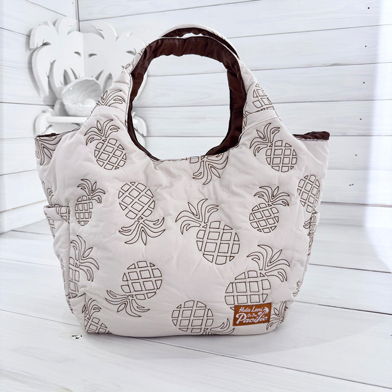 中綿キルティング刺繍トートバッグ サイドポケット・内ポケット付き