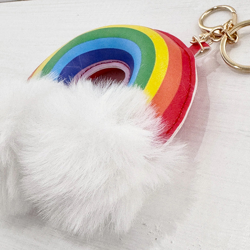 レインボーデザインのもふもふファー付きキーホルダー カラフルかわいいバッグチャーム ハワイアン