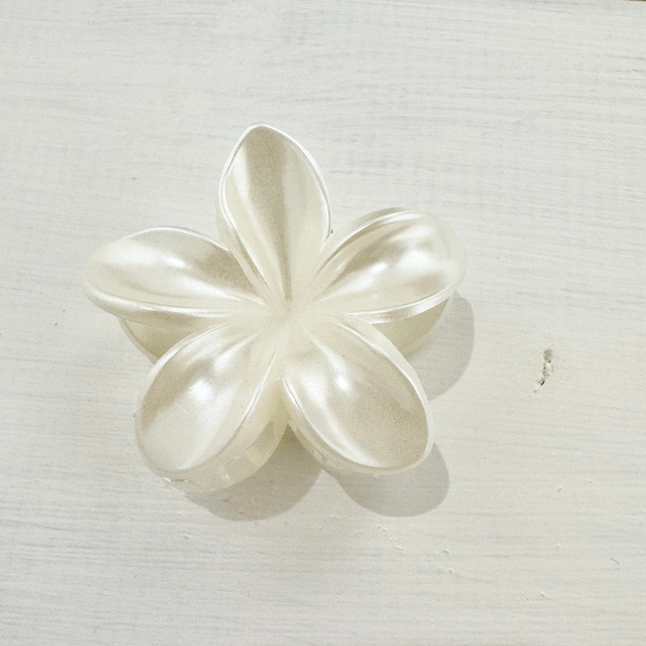 パールホワイト バレッタ