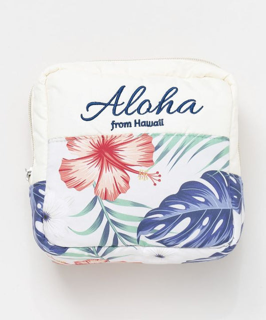 中綿入りでクッション性のあるハワイアンポーチ。大きめサイズでコスメや小物の収納に便利な軽量デザイン。ALOHAロゴ入