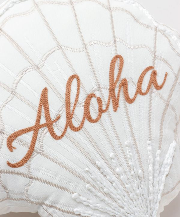 ALOHA刺繍入り シェル型ハワイアンクッション ホワイト ベロア素材