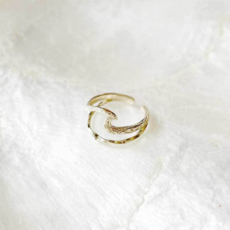 WAVE STONE TOE RING.