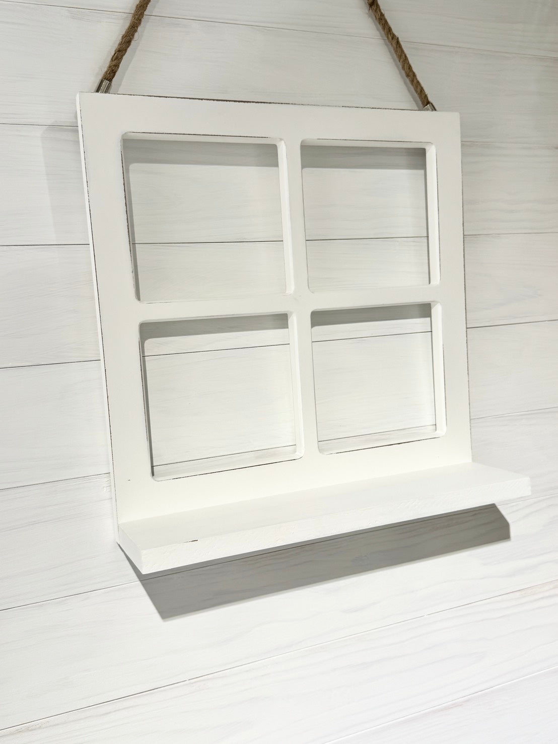 白い窓 おしゃれインテイリア